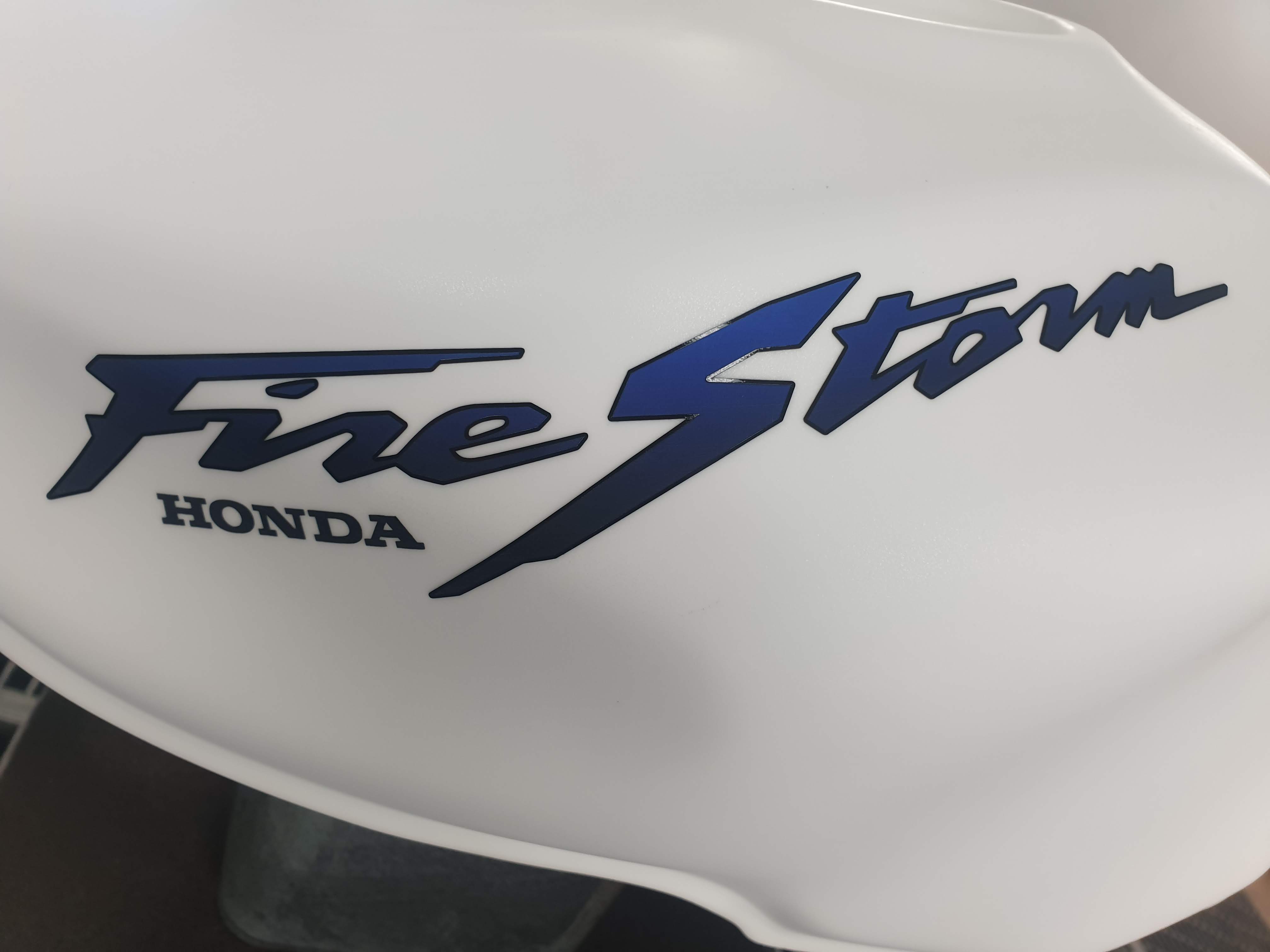 Honda VTR firestorm white pearl blue candy 26